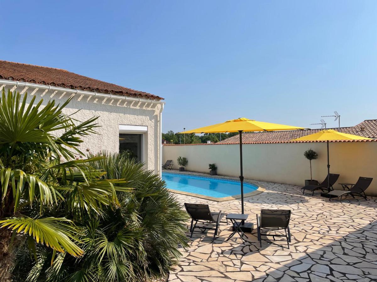 Les Pertuis Rochelais Bed & Breakfast Perigny  Exterior photo